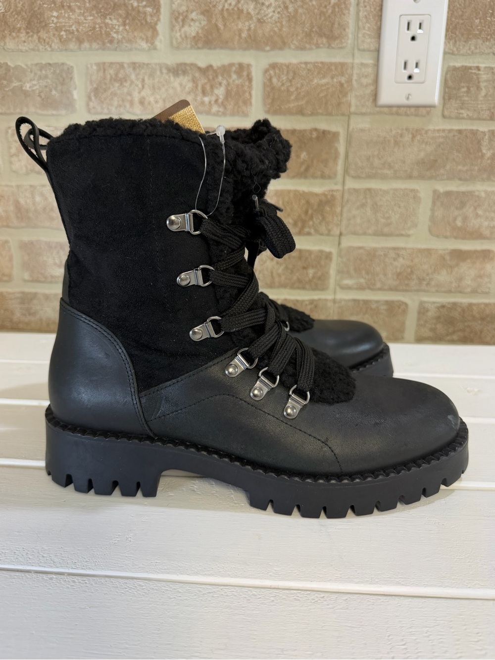 Bootlegger Black Leather & Shearling Lug Sole Combat Boots EU 40 NWT Portugal